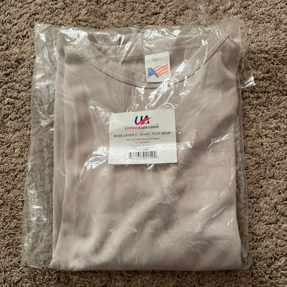 United Associates long underwear shirt sz sm